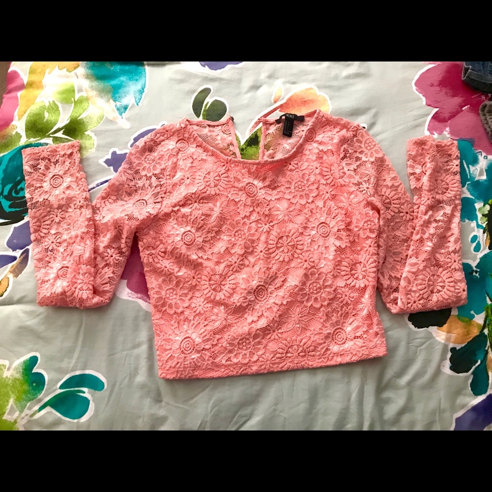 Forever 21 Floral Pink Lace Top! 🎀 (Size: Large)